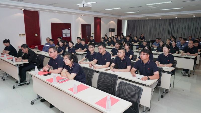 奮戰(zhàn)三十天，完成公司關(guān)鍵指標(biāo)｜新科起重召開工作總結(jié)表彰大會