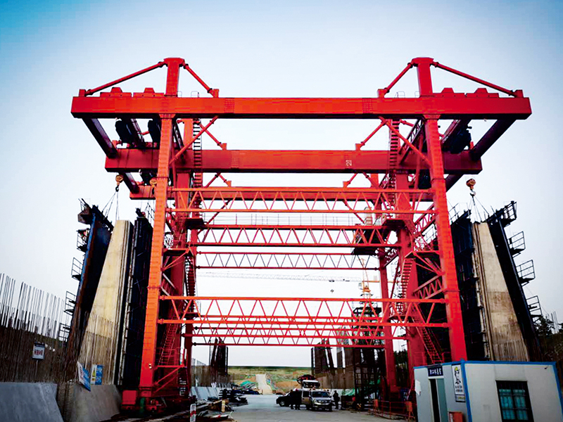 水工專用船閘移動模機