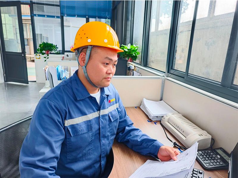 匠心筑夢(mèng) 實(shí)干擔(dān)當(dāng)｜記端梁班班長(zhǎng)蔡清晨的 “工匠之路”